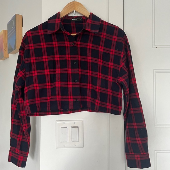 Red and black Plaid crop button down - Picture 1 of 6
